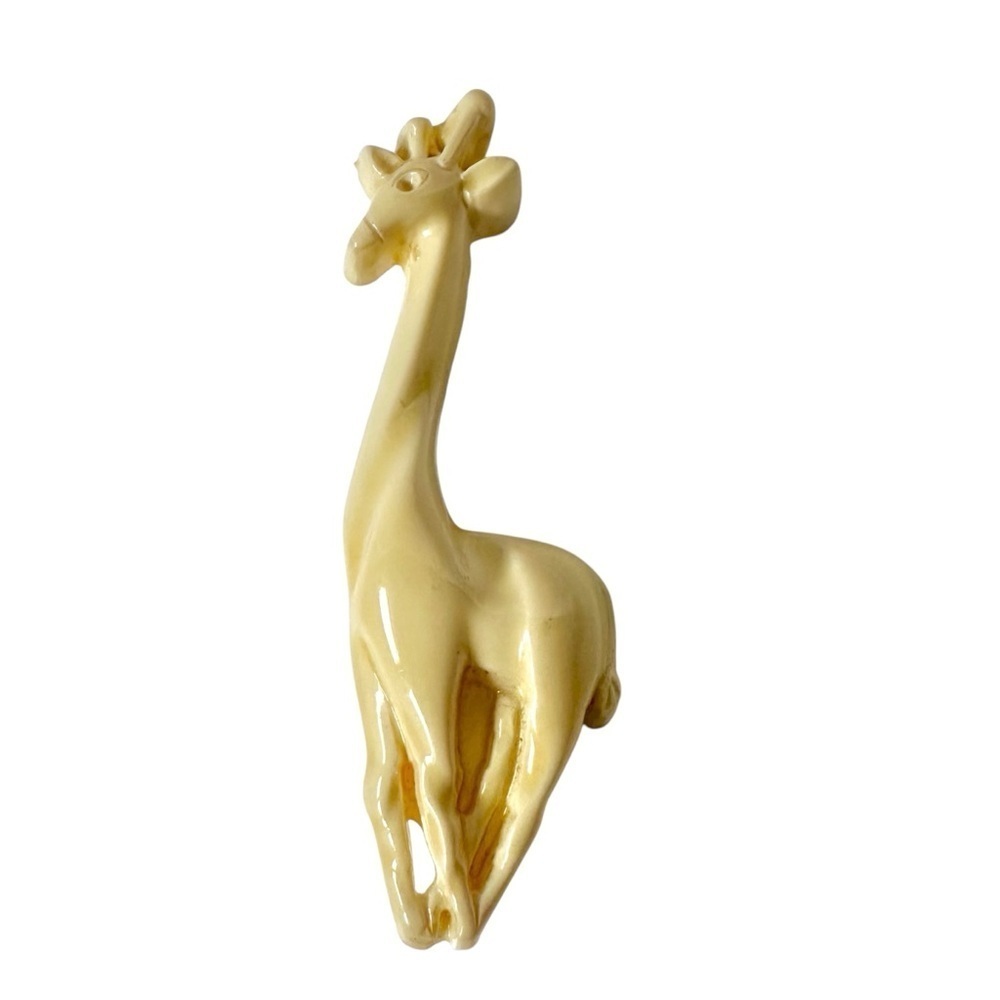 Vintage 80's Giraffe Brooch Acrylic Cream Off White Safari Animal - 2.5 inches